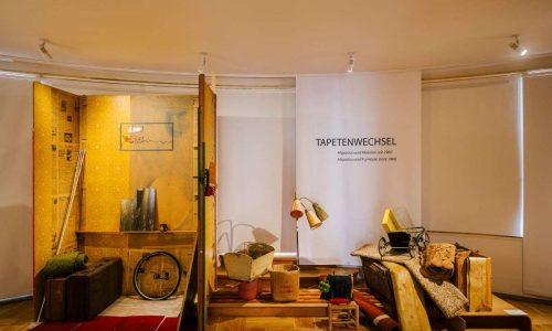 Eingangsbereich der Ausstellung „Tapetenwechsel". Foto: Alexander Rentsch/ Stadtmuseum Berlin